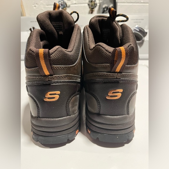 Skechers Boots - Picture 4 of 4